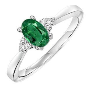 10kt White Gold Emerald Fashion Ring