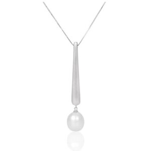 Sterling silver freshwater pearl pendant.