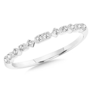 10 Karat White Gold Diamond Fashion Ring